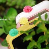 Mobilsmycke till 3.5 mm ljuduttag (Gul Blomma)