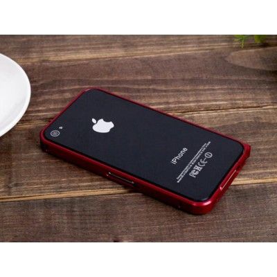 LOVE MEI 0,7mm Thin Aluminum Metal Bumper till Apple iPhone 4S/4 (Röd)