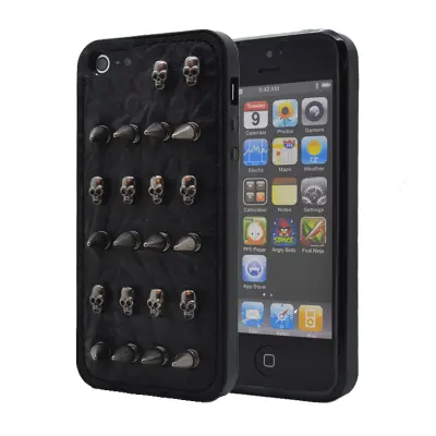 Studded leather pattern FlexiSkal till Apple iPhone 4S/4 (Arrow Skulls)
